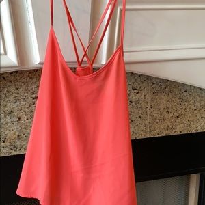 Adorable flowy tank